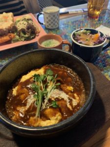 インスタ映えするおしゃれな豊田市の山カフェでランチ 石釜オムライスが熱々でおすすめ